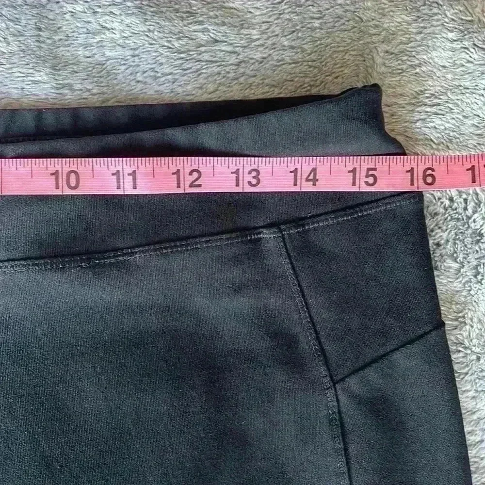 LL Bean Capri Leggings in Black Size Small EUC - Picture 5 of 8